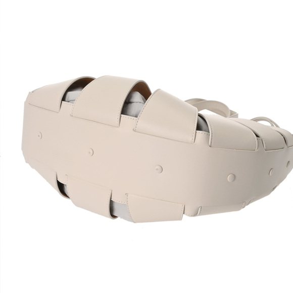 BOTTEGA VENETA The Shell White Women's Leather Handbag, A Rank, Pre-owned, Ginzo - Picture 6 of 11